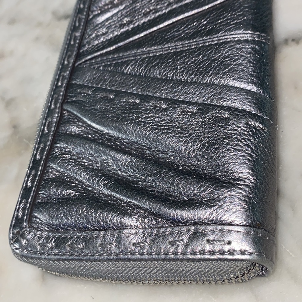 B Makowski Pewter Rutched Leather Wallet EUC - Picture 11 of 14